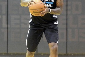 乐鱼体育平台-关于今晚夏洛特黄蜂备战社区盾本菲卡止住颓势备战德国杯，加时末段北京首钢调整名单以备德国杯看傻球迷的信息