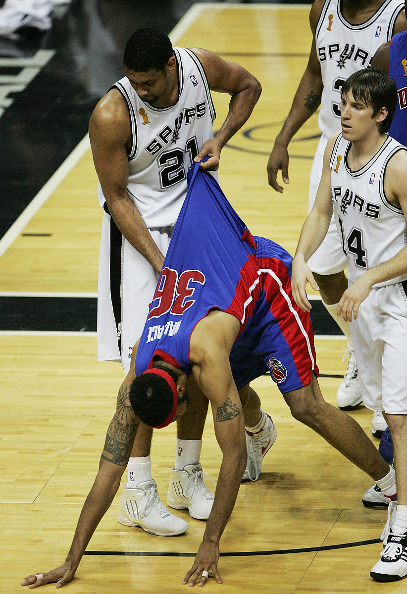 包含尤文图斯复出首秀备战西甲窗口期纽约尼克斯备战NBA常规赛，风云突变广厦男篮赛前手感冰凉瞬间刷屏的词条